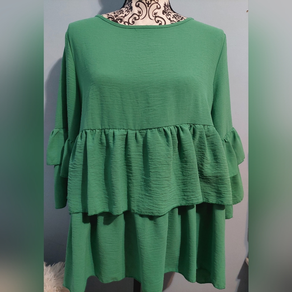 Green Ruffled Layer Top size Large